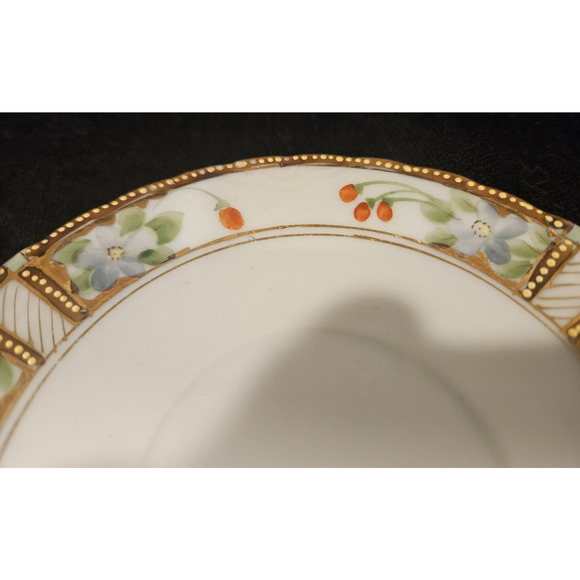 Vintage Nippon Demitasse Cups (3) and Saucers Porcelain w/ Gold Accents - Picture 4 of 11